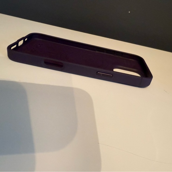 iPhone 16 Pro Max MagSafe Caudabe Case Amethyst Purple - Picture 13 of 16